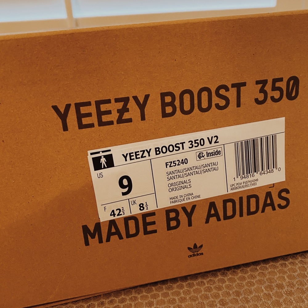 *NEW/Never worn* YEEZY Boost 350 V2 Sand Taupe - Picture 3 of 6